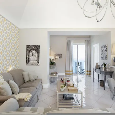 - Galidia Villa Sorrent