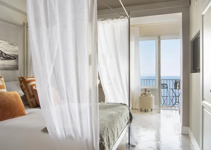 - Galidia Villa Sorrento