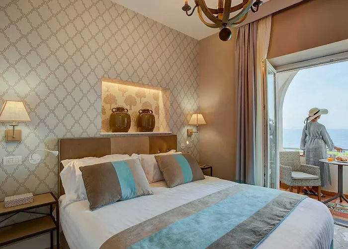 - Galidia Villa Sorrento